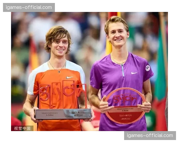 卢布列夫与长期女友完婚，赛后感谢球迷祝福